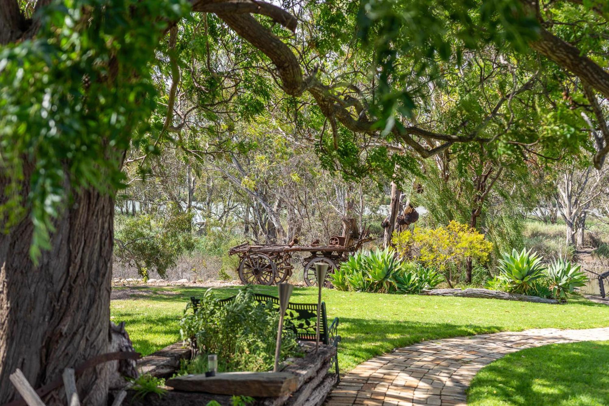Lake Bywater Cottage Walker Flat Exteriör bild
